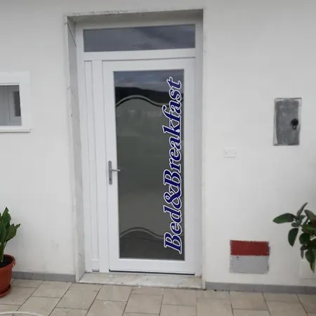 Raggio Di Sole Frühstückspension Rocca Imperiale